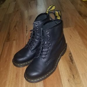 1460 Smooth Leather Lace Up Boots